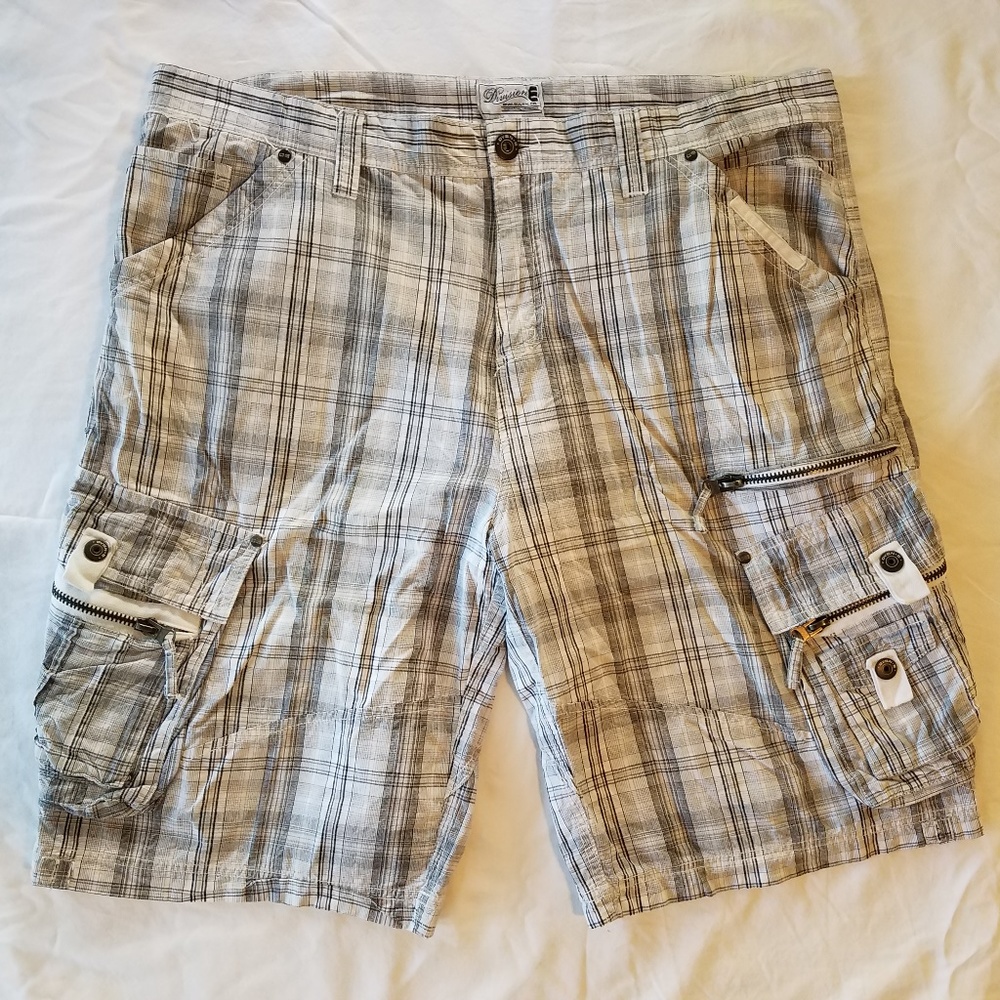 Division E Men's Plaid Cargo Shorts